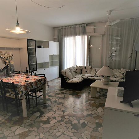 Flavia Apartment ลิโดดิเยโซโล ภายนอก รูปภาพ