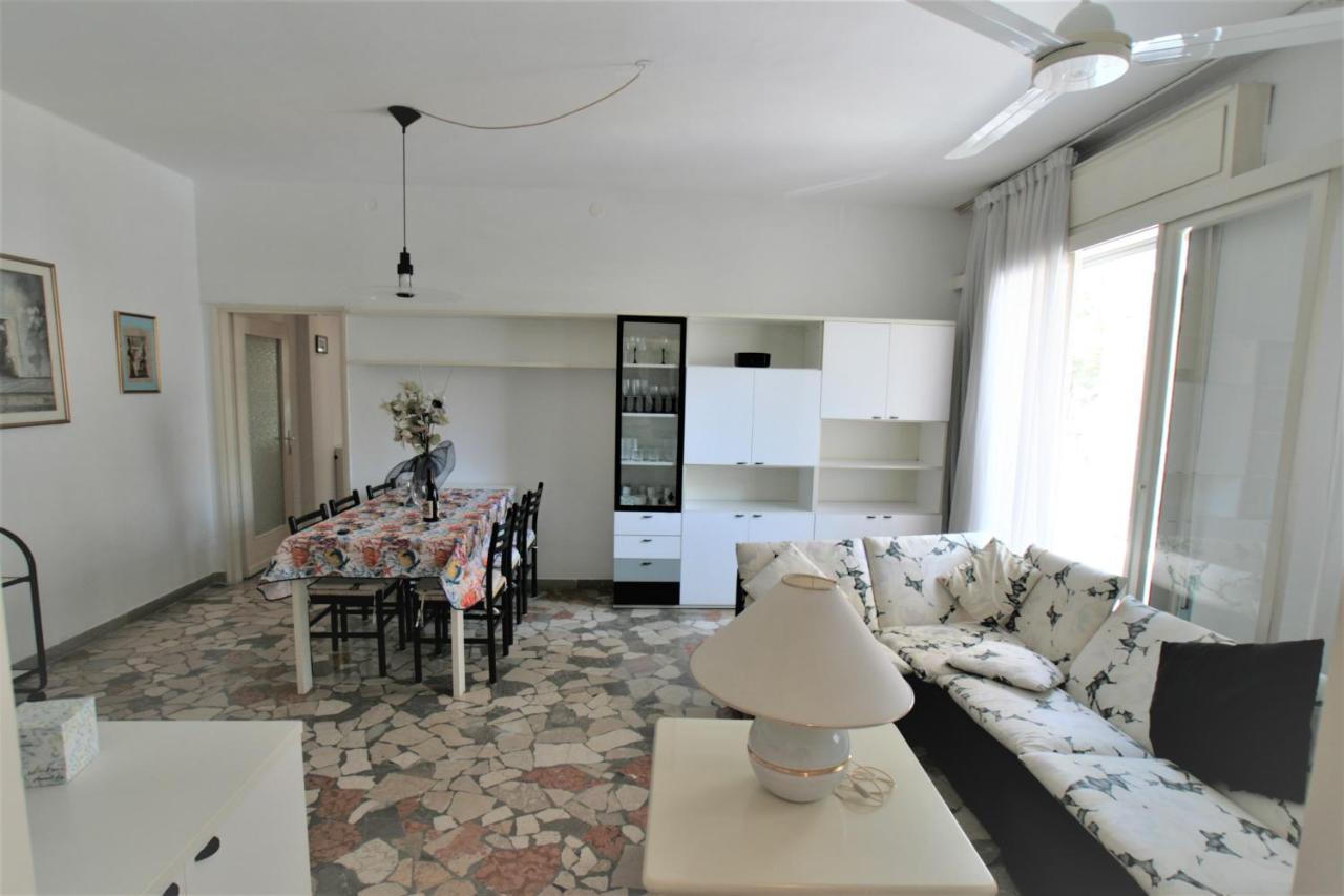 Flavia Apartment ลิโดดิเยโซโล ภายนอก รูปภาพ