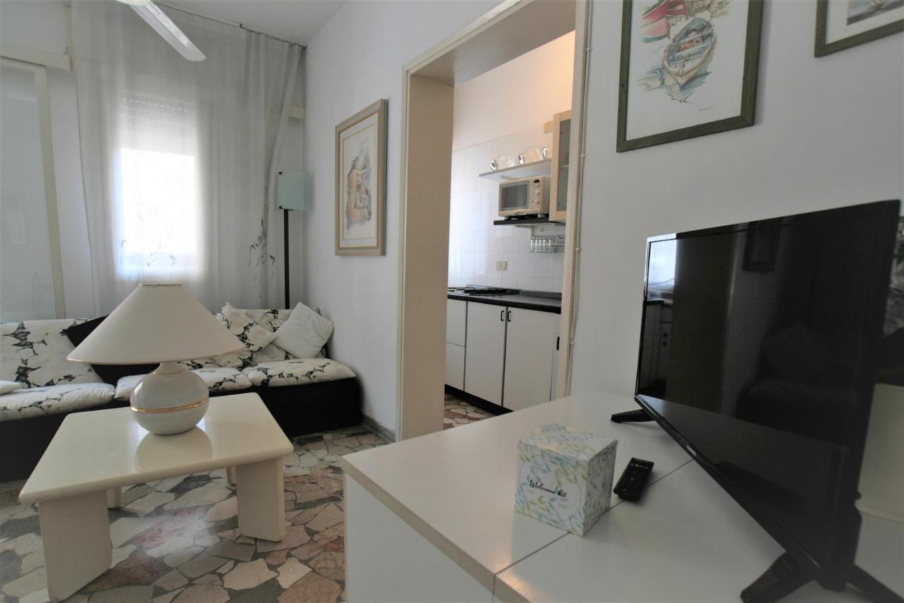 Flavia Apartment ลิโดดิเยโซโล ภายนอก รูปภาพ